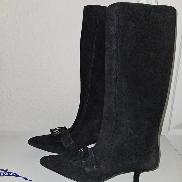 Burberry wms black low heel boots, EU 38, US 8 - Picture 1 of 11